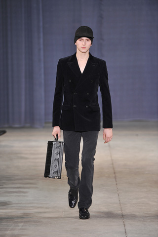 Louis Vuitton / - 2009-2010